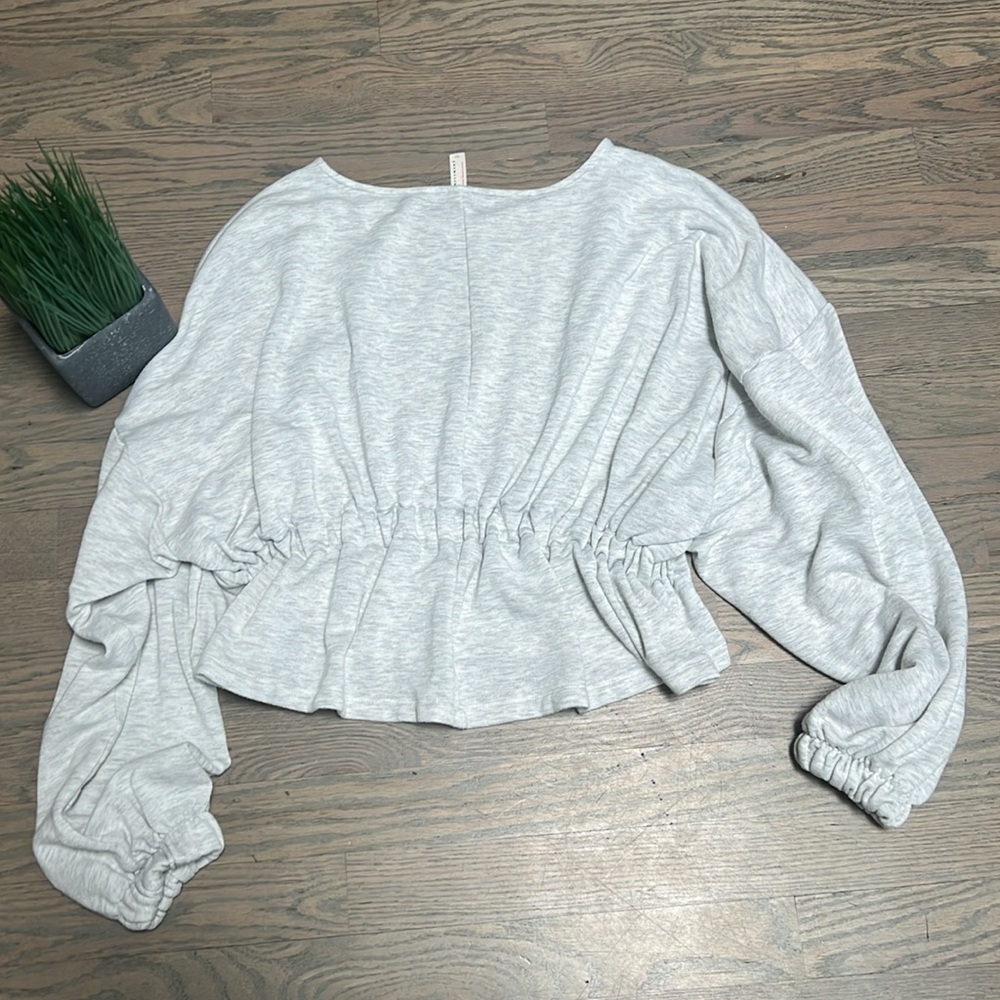 Free People Good to Go Sweatshirt Light Heather Grey Cinch Back Size SP - Picture 4 of 4